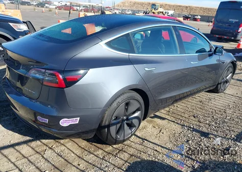 2018 Tesla Model 3 Long Range/Performance из США, поврежденный, VIN 5YJ3E1EB1JF181367